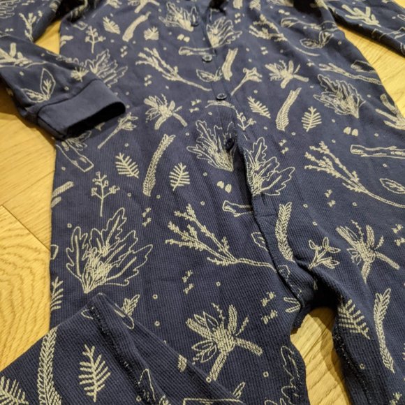 Shared History Adult Sleep Onesie - Picture 2 of 3